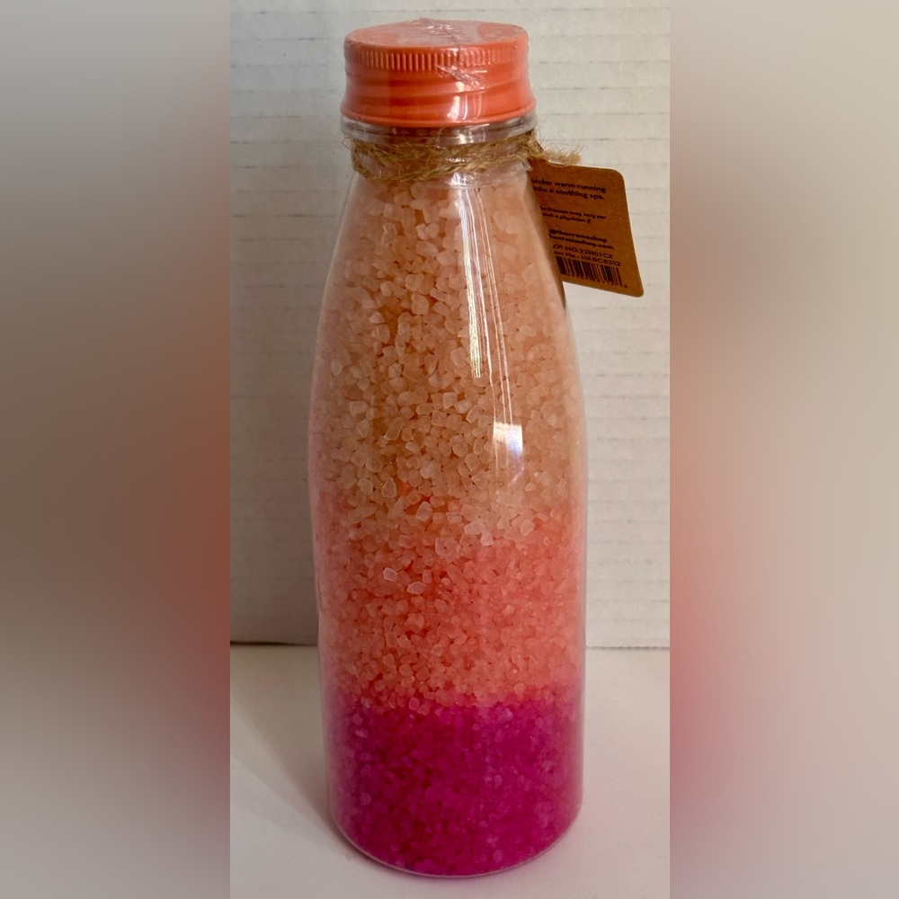 NWT The Crème Shop x Hello Kitty Peach Sunset Bath Crystals - Picture 2 of 6
